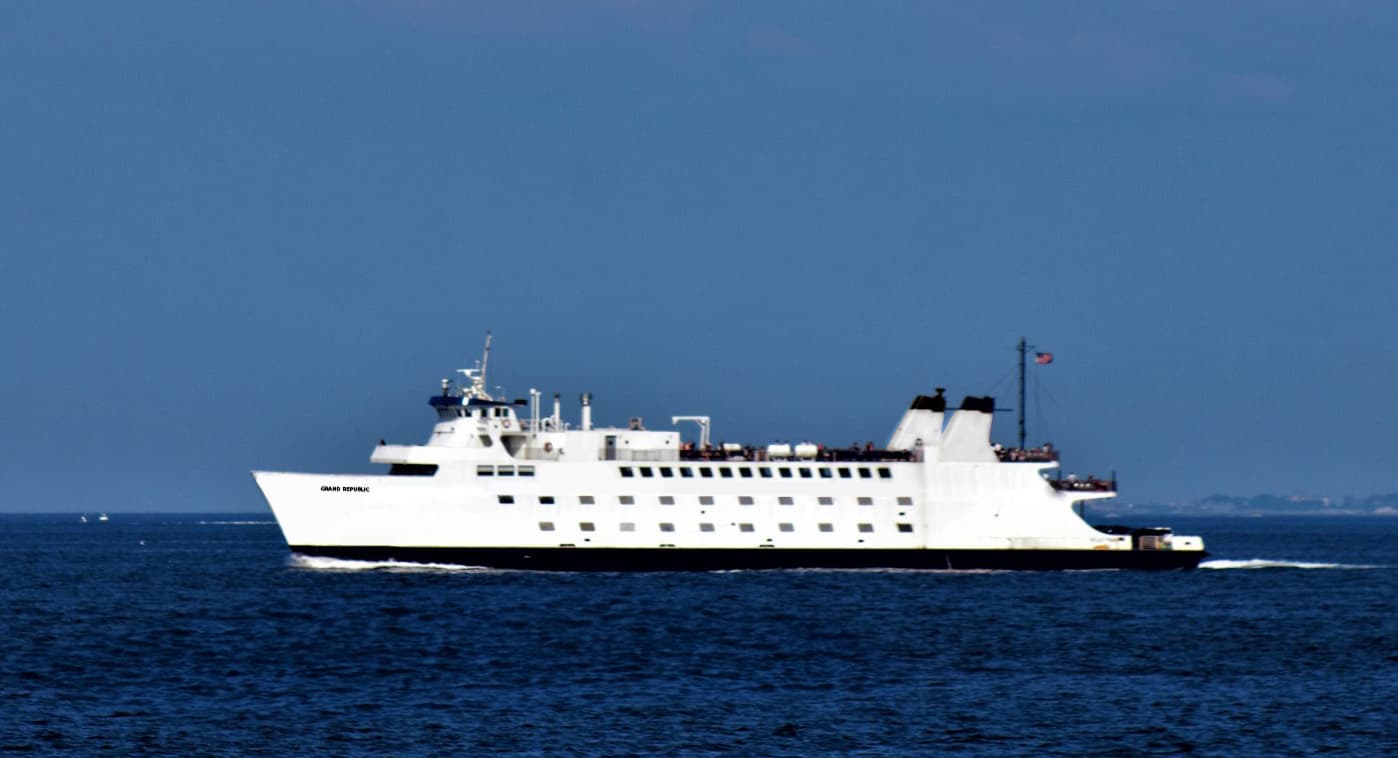 Historic photo of Grand Republic 1983-2003: from 1983